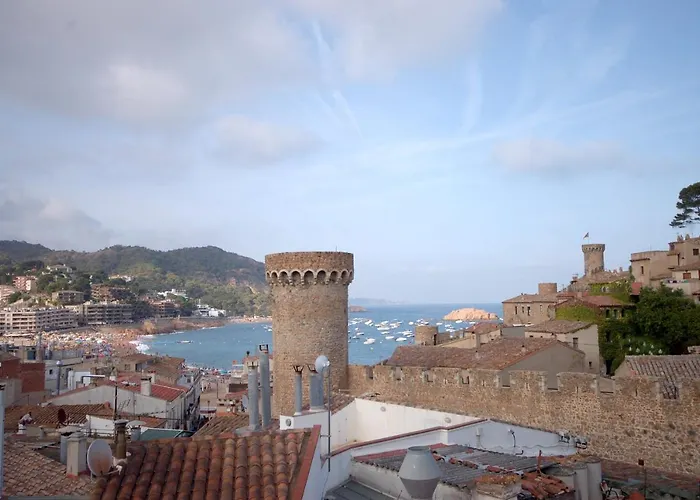 דירה Lets Holidays In The Old Town Tossa טוסה דה מאר