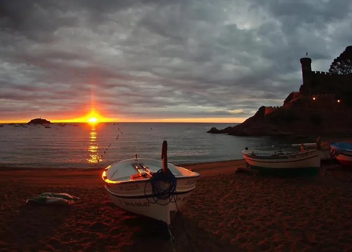 Lets Holidays In The Old Town Tossa דירה *